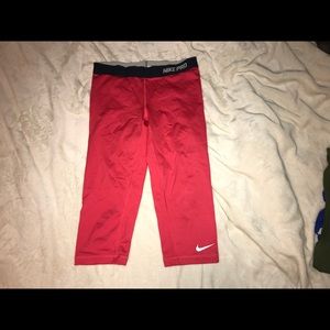 ❌❌SOLD❌❌Pink Nike Pro Capri Leggings!
